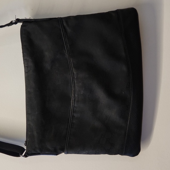 Gucci Black Crossbody - Picture 1 of 12